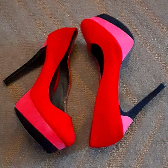 FRH Shoes - FRH Gently used size 10 6inch multicolored suede heels imperfections